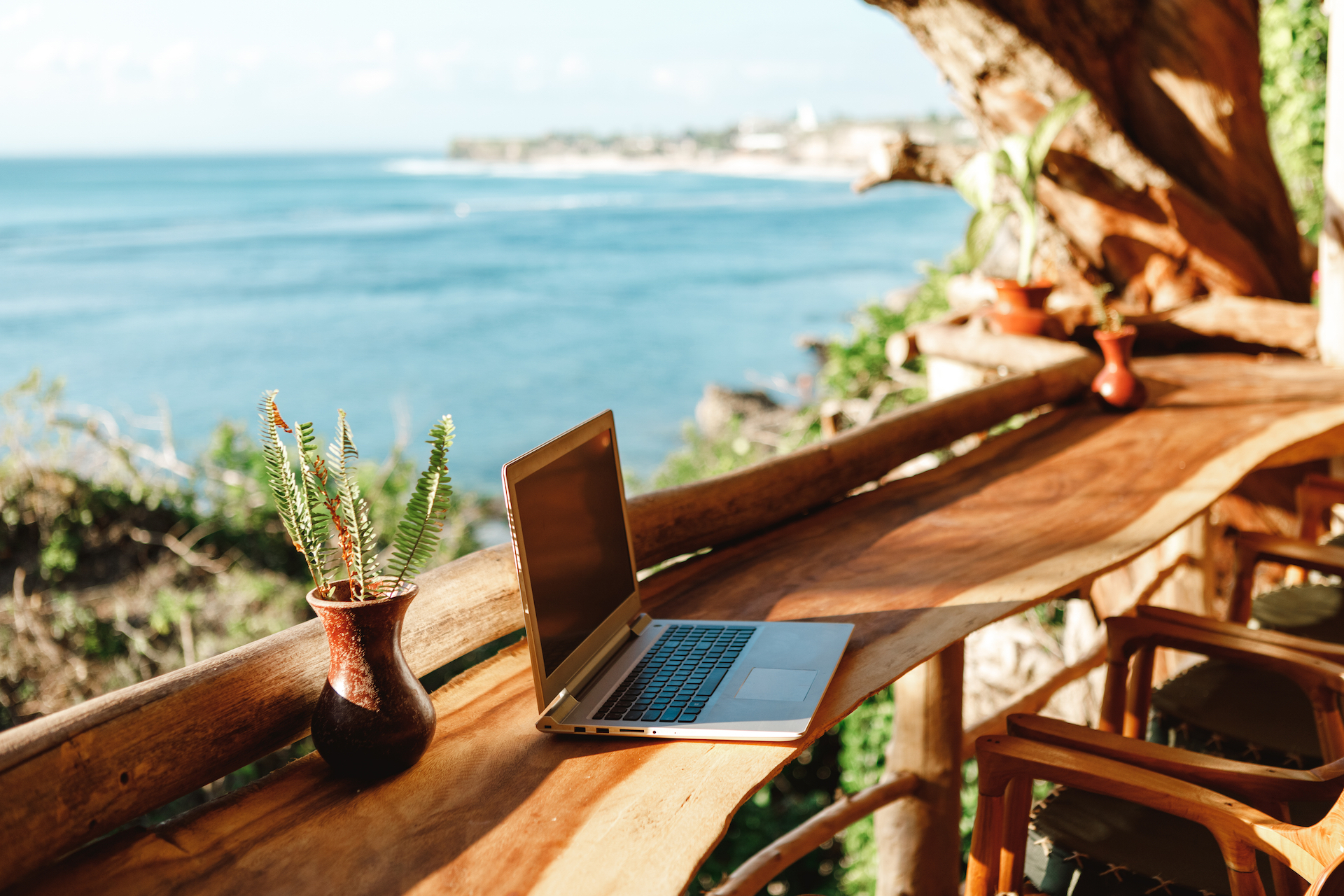Digital work: laptop with sea view