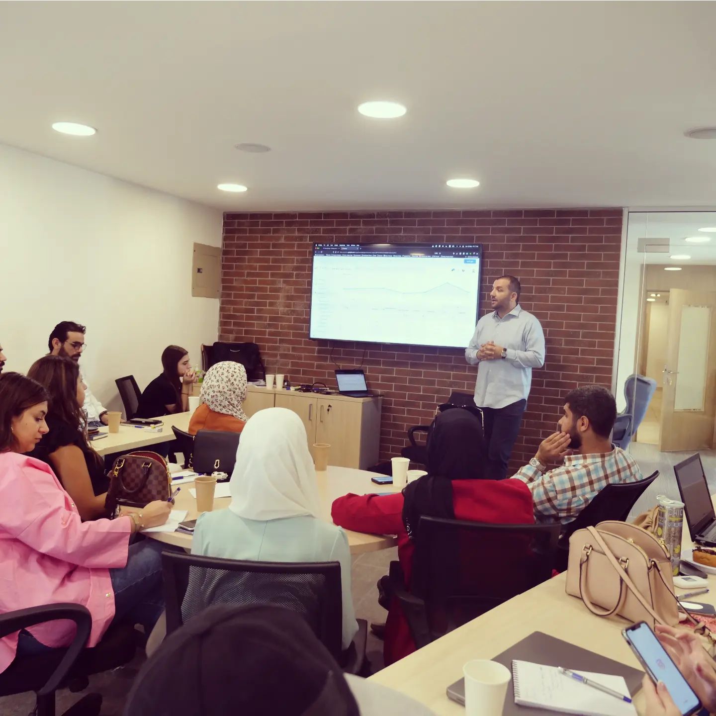 Last week, we completed a 3-day training on advanced #digitalmarketing for inbound tour operators in #Jordan 🇯🇴. This training will help tour operators integrate new travel experiences into their offers online and target worldwide holidaymakers, adventurers, and solo travellers through paid ads on social media and search engines 📈  The capacity building of tour operators comes as part of our Curated Experiences project, funded by @nlinjo , to promote experiential, #sustainabletourism in Jordan 🧳🥘🧗‍♂️  #tourismvaluchain #travelexperiences #adventuretourism #culturalimmersion #wellnesstourism